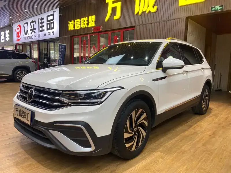 Volkswagen Tiguan L, 2022