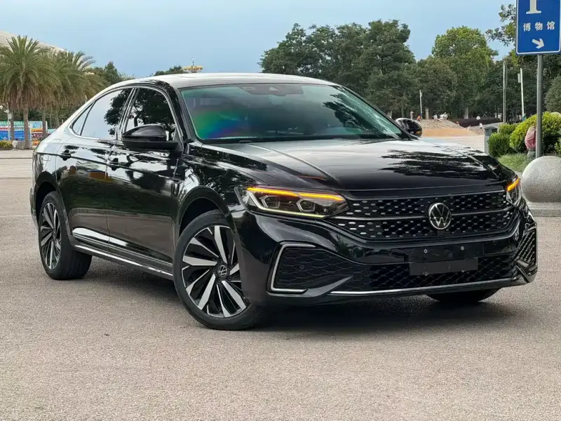 Volkswagen Passat, 2022