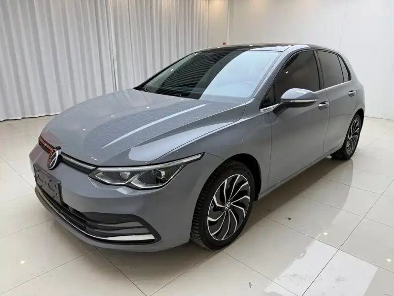Volkswagen Golf, 2022
