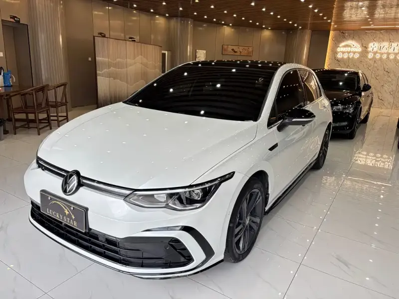 Volkswagen Golf, 2024