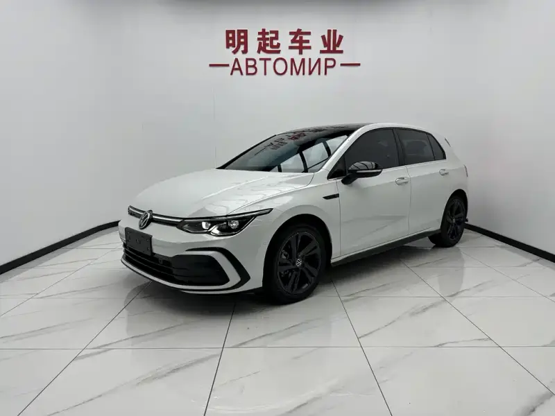 Volkswagen Golf, 2023