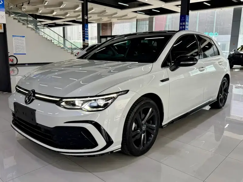 Volkswagen Golf, 2023