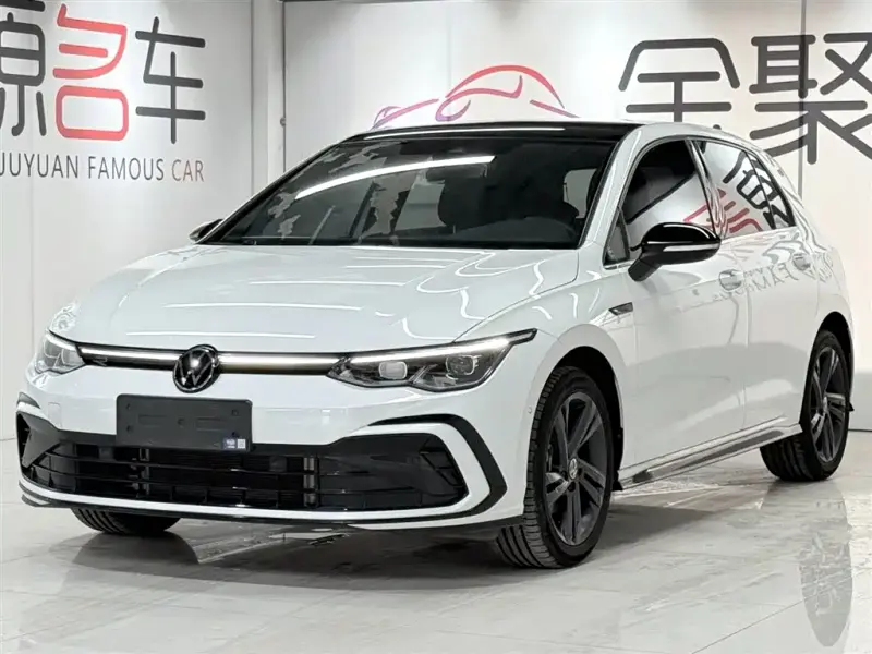 Volkswagen Golf, 2024