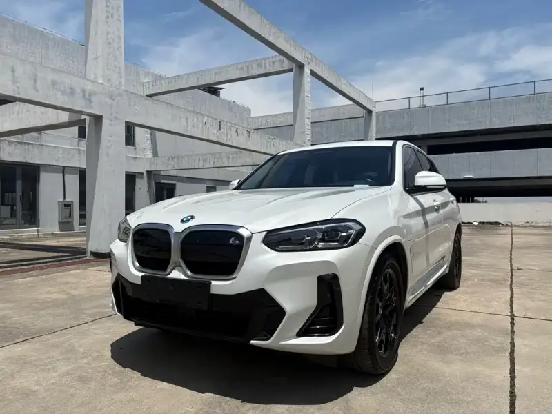 BMW iX3, 2023