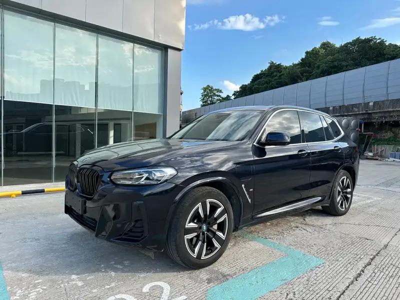 BMW iX3, 2022