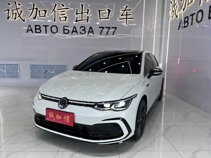 Volkswagen Golf, 2024