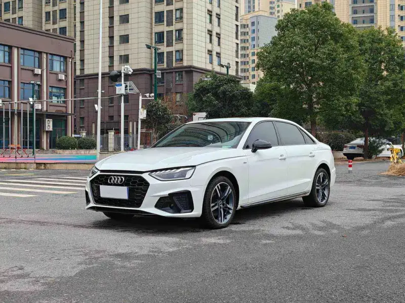 Audi A4L, 2023
