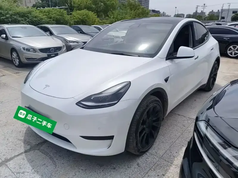 Tesla Model Y, 2023