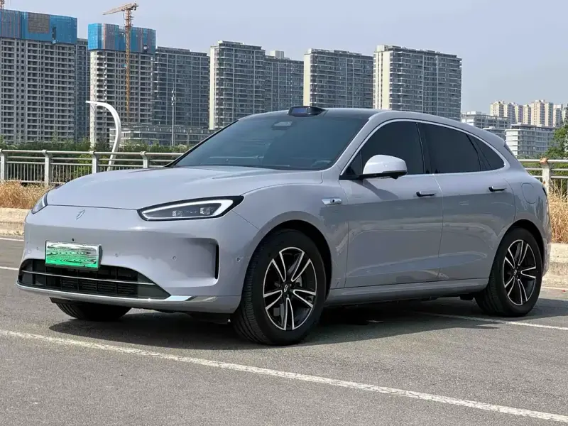 AITO M5, 2025
