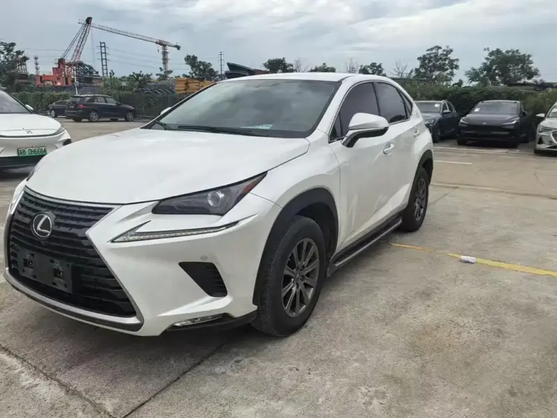 Lexus NX, 2020