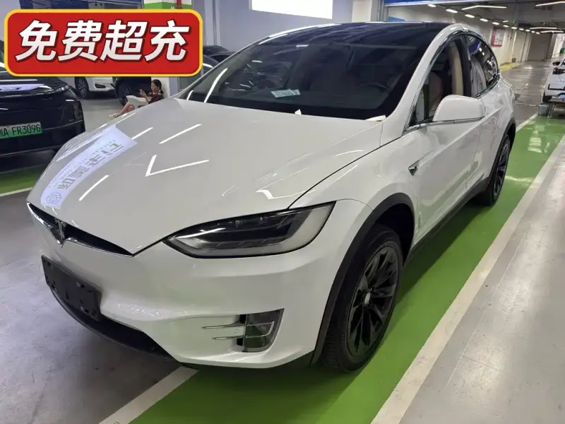Tesla Model X, 2017