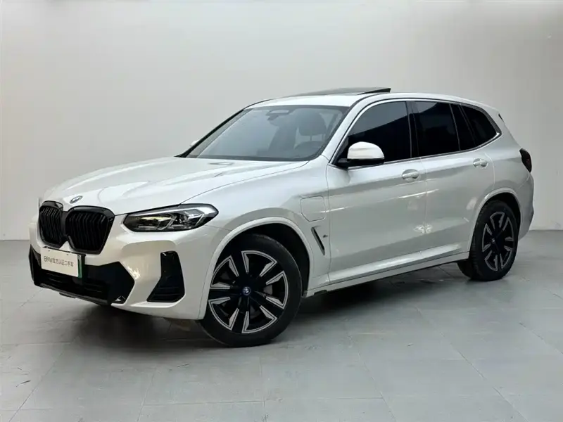 BMW iX3, 2025
