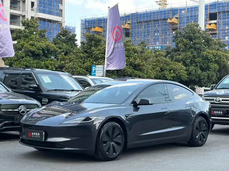 Tesla Model 3, 2025