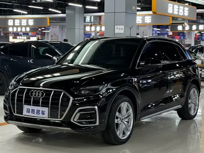 Audi Q5L, 2022