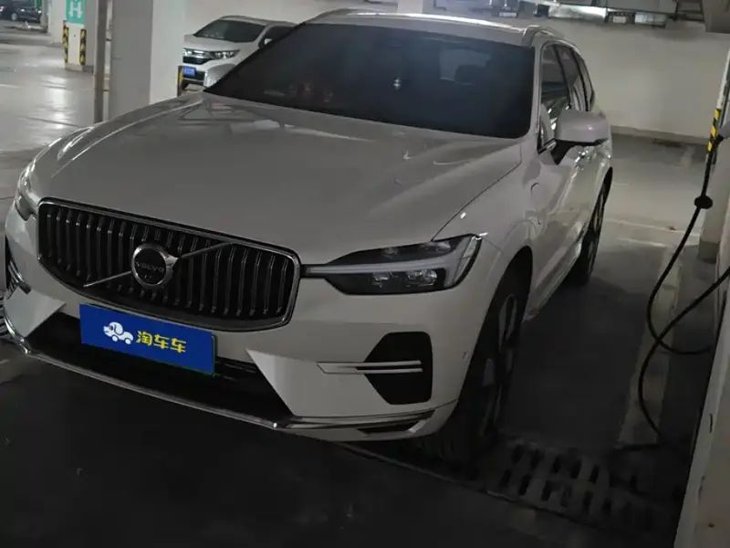 Volvo XC60 PHEV, 2025