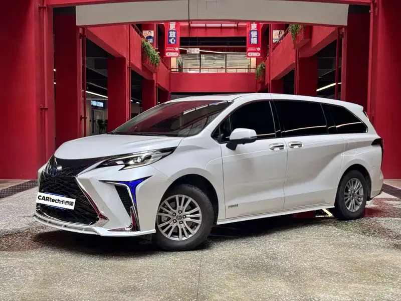 Toyota Sienna, 2023