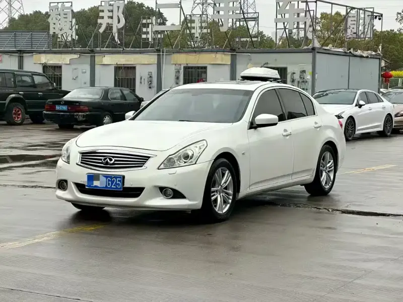 Infiniti G, 2011