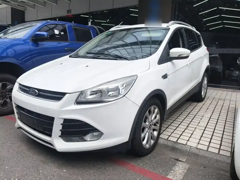 Ford Kuga, 2015