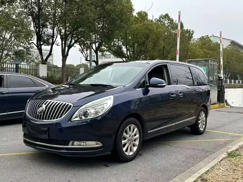 Buick GL8, 2011