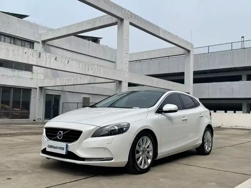 Volvo V40, 2014