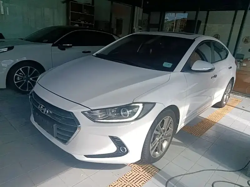 Hyundai Elantra, 2019