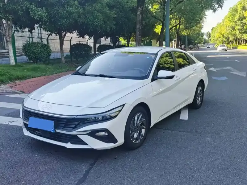 Hyundai Elantra, 2022