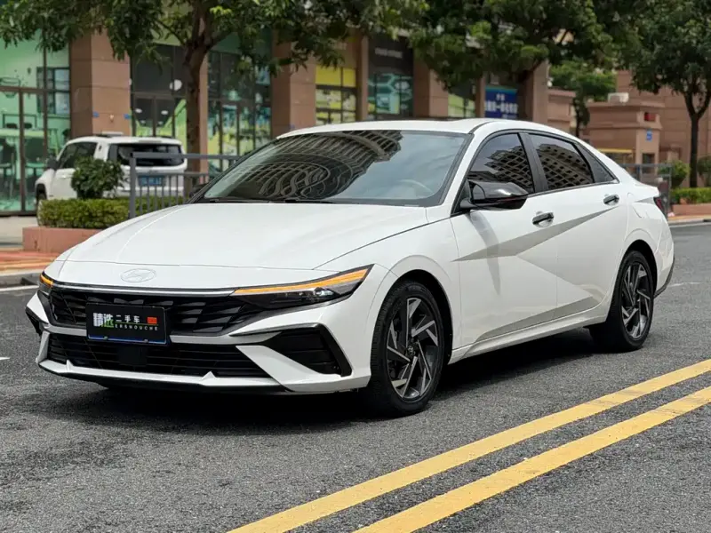 Hyundai Elantra, 2023