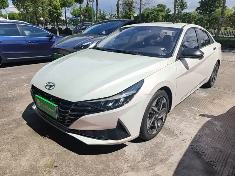 Hyundai Elantra, 2022