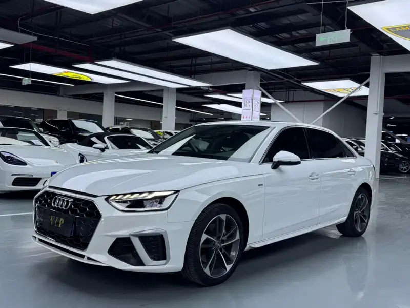 Audi A4L, 2022
