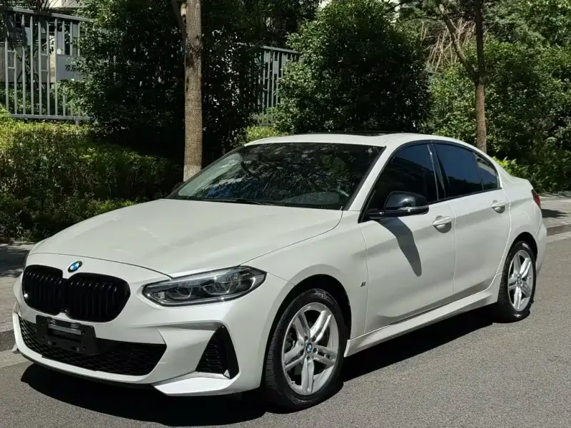 BMW 1 Series, 2022