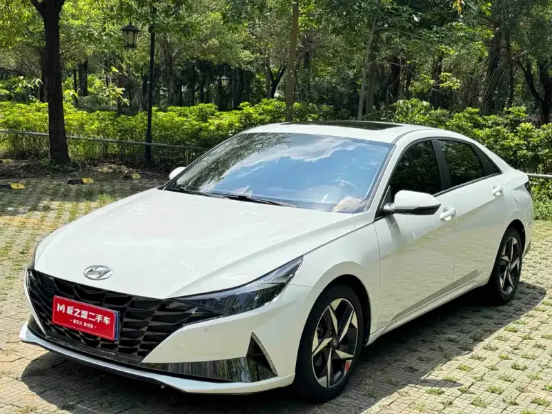 Hyundai Elantra, 2022