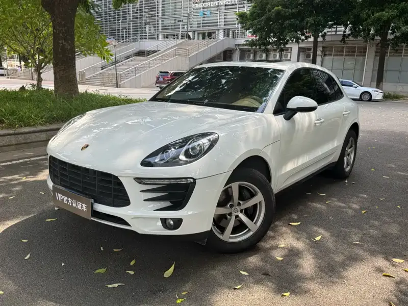 Porsche Macan, 2015