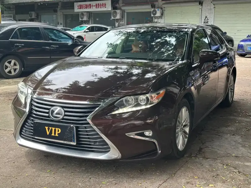 Lexus ES, 2018