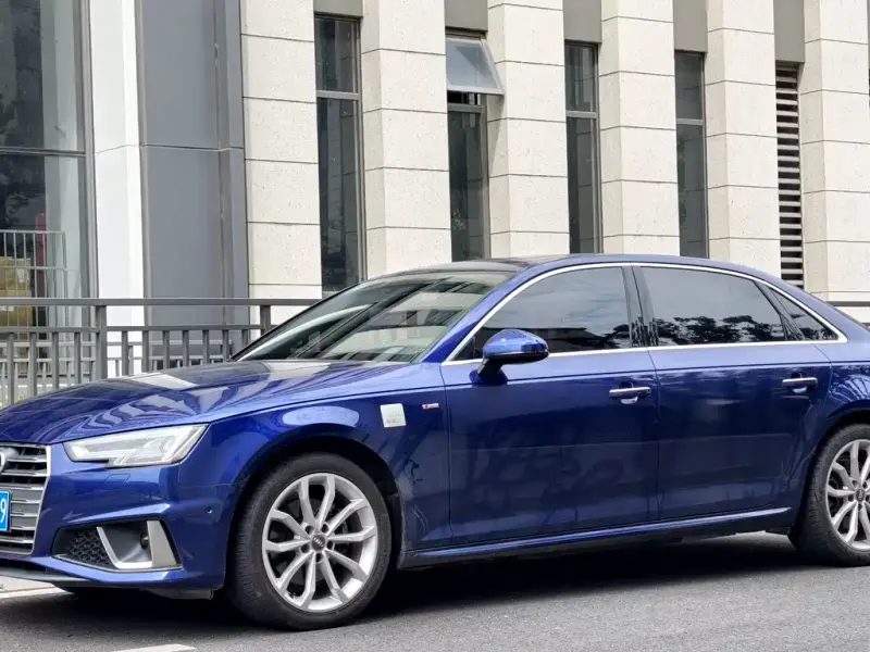 Audi A4L, 2020