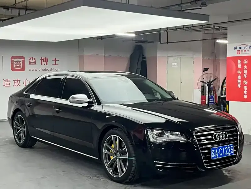 Audi A8, 2012