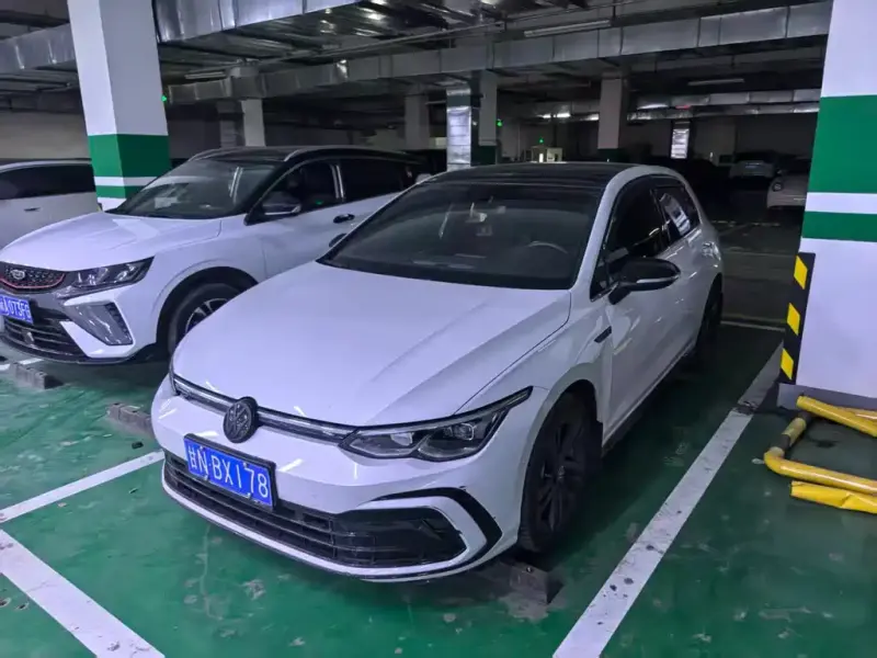 Volkswagen Golf, 2023