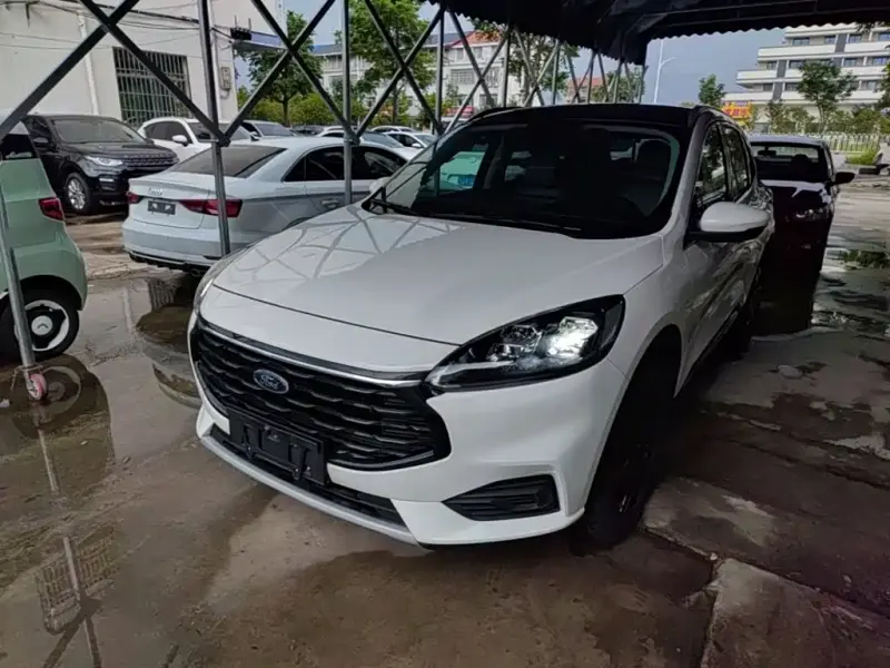 Ford Escape, 2025