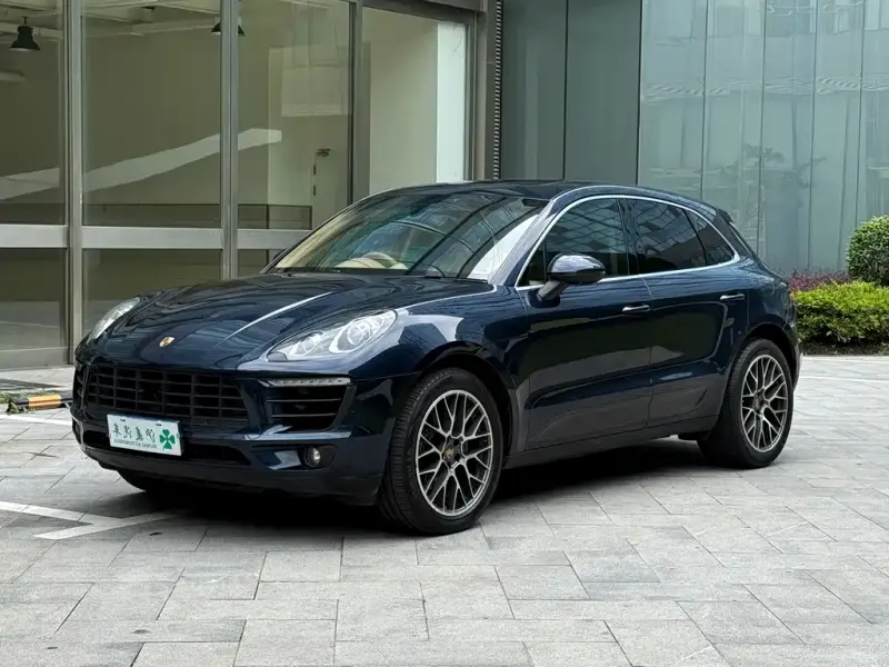 Porsche Macan, 2015