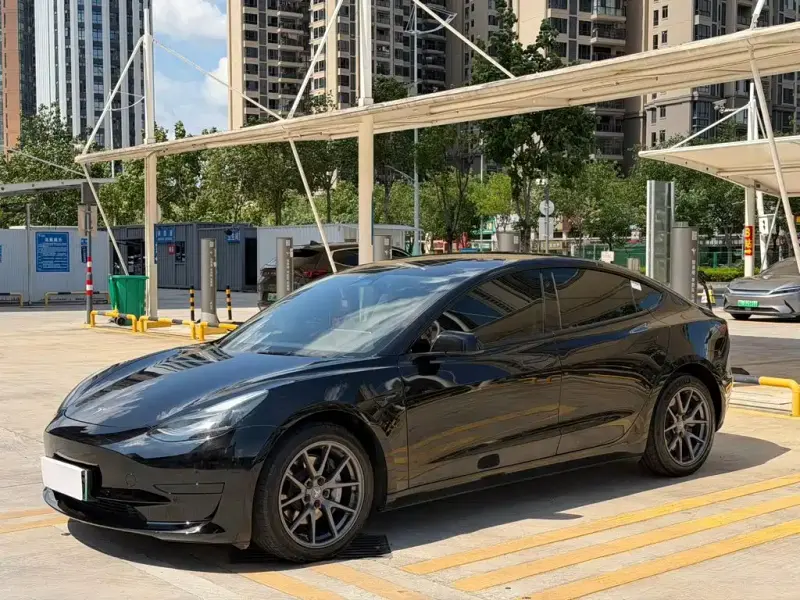 Tesla Model 3, 2022