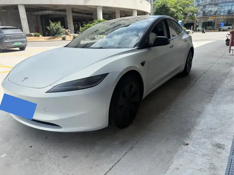 Tesla Model 3, 2024