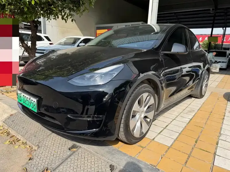 Tesla Model Y, 2022