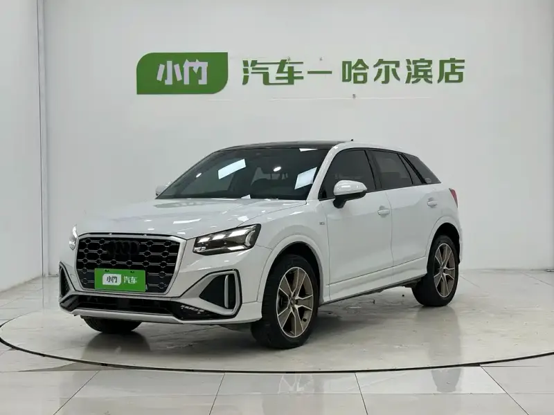 Audi Q2L, 2022