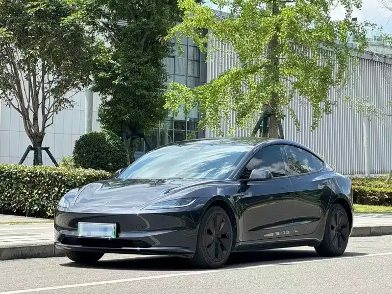 Tesla Model 3, 2024