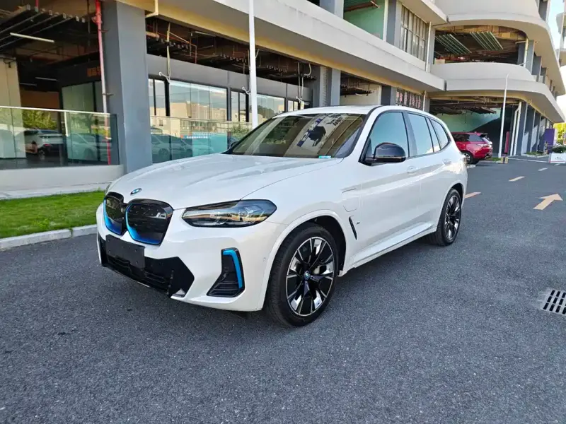 BMW iX3, 2022