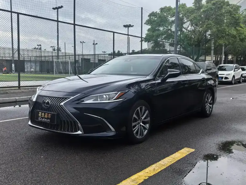Lexus ES, 2020