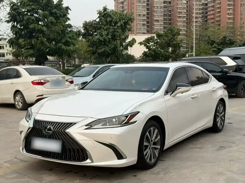 Lexus ES, 2020