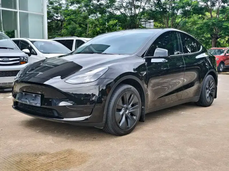 Tesla Model Y, 2023