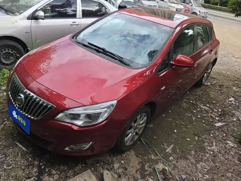 Buick Excelle, 2013