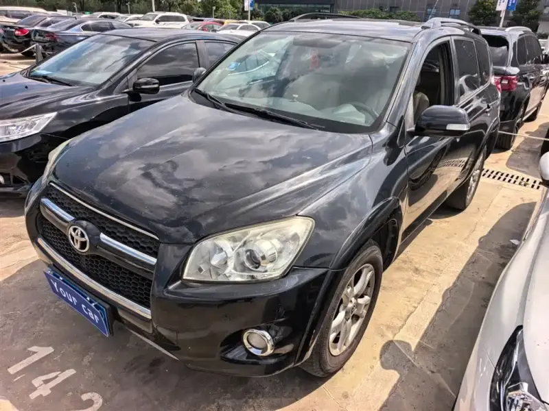 Toyota RAV4, 2011