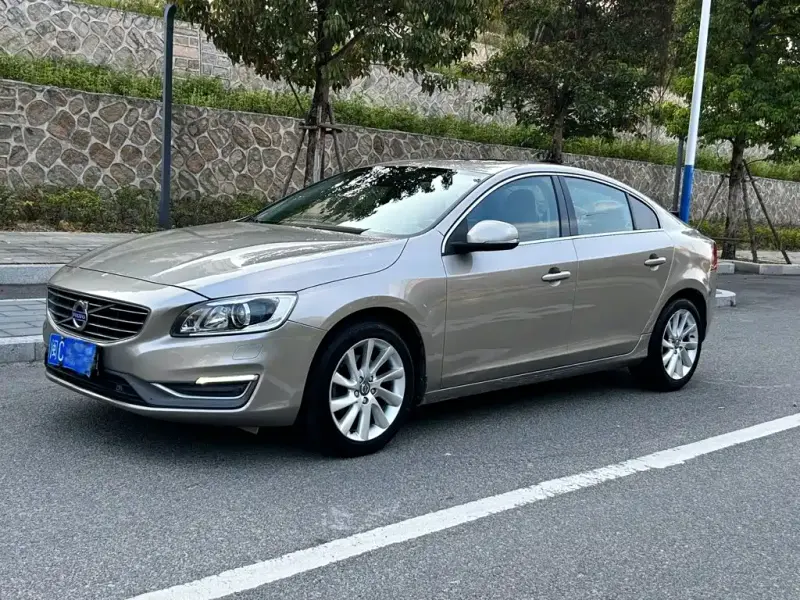 Volvo S60, 2015